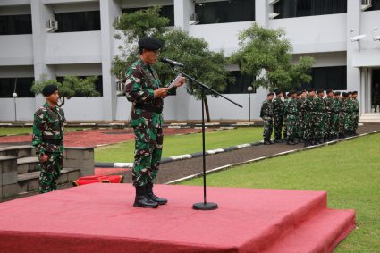 KODIKLAT TNI GELAR UPACARA BENDERA 17AN  BULAN JANUARI 2025