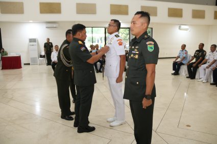 DANKODIKLAT TNI BUKA PENDIDIKAN PENGEMBANGAN SPESIALISASI TNI TA 2025