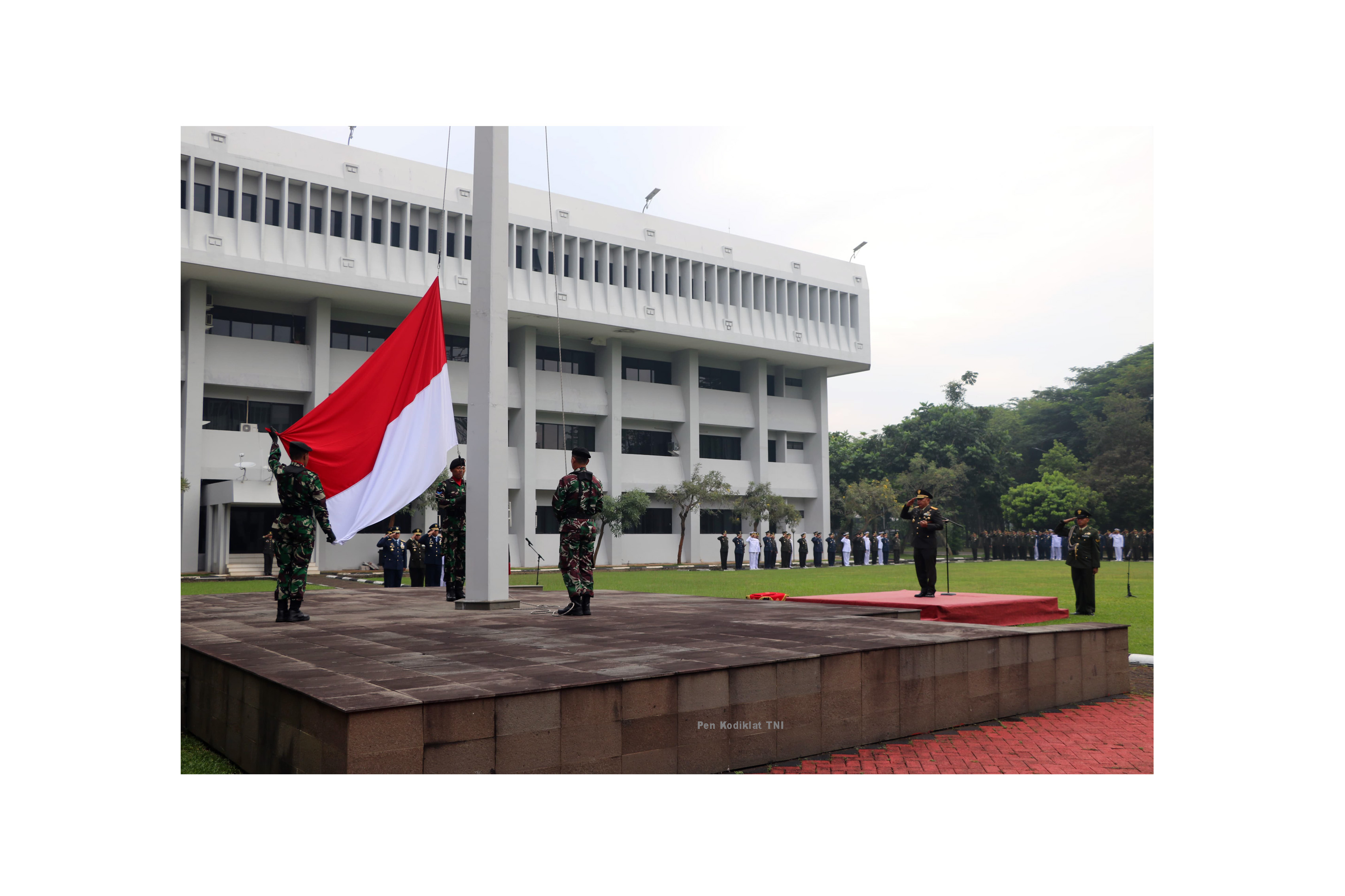 PERINGATI HARI LAHIR PANCASILA, KODIKLAT TNI GELAR UPACARA