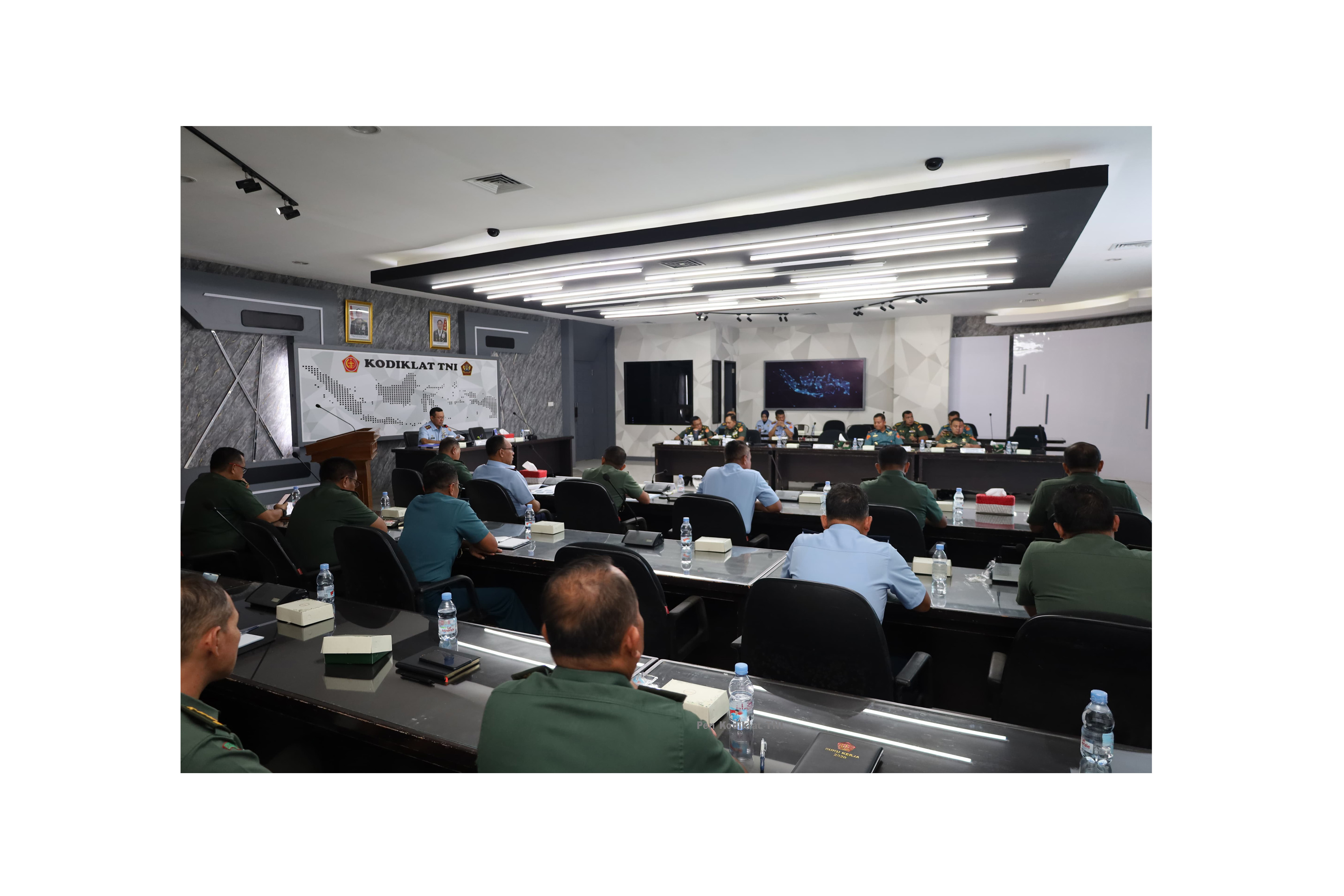 PEMBERIAN JUKCAN LKO KOOPSUDNAS DAN PAPARAN RGB TARLATGAB TNI TA 2025