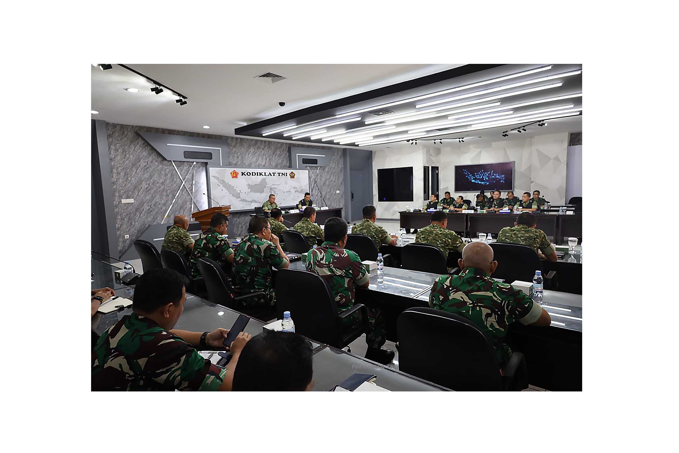ENTRY MEETING ITJEN TNI DI KODIKLAT TNI