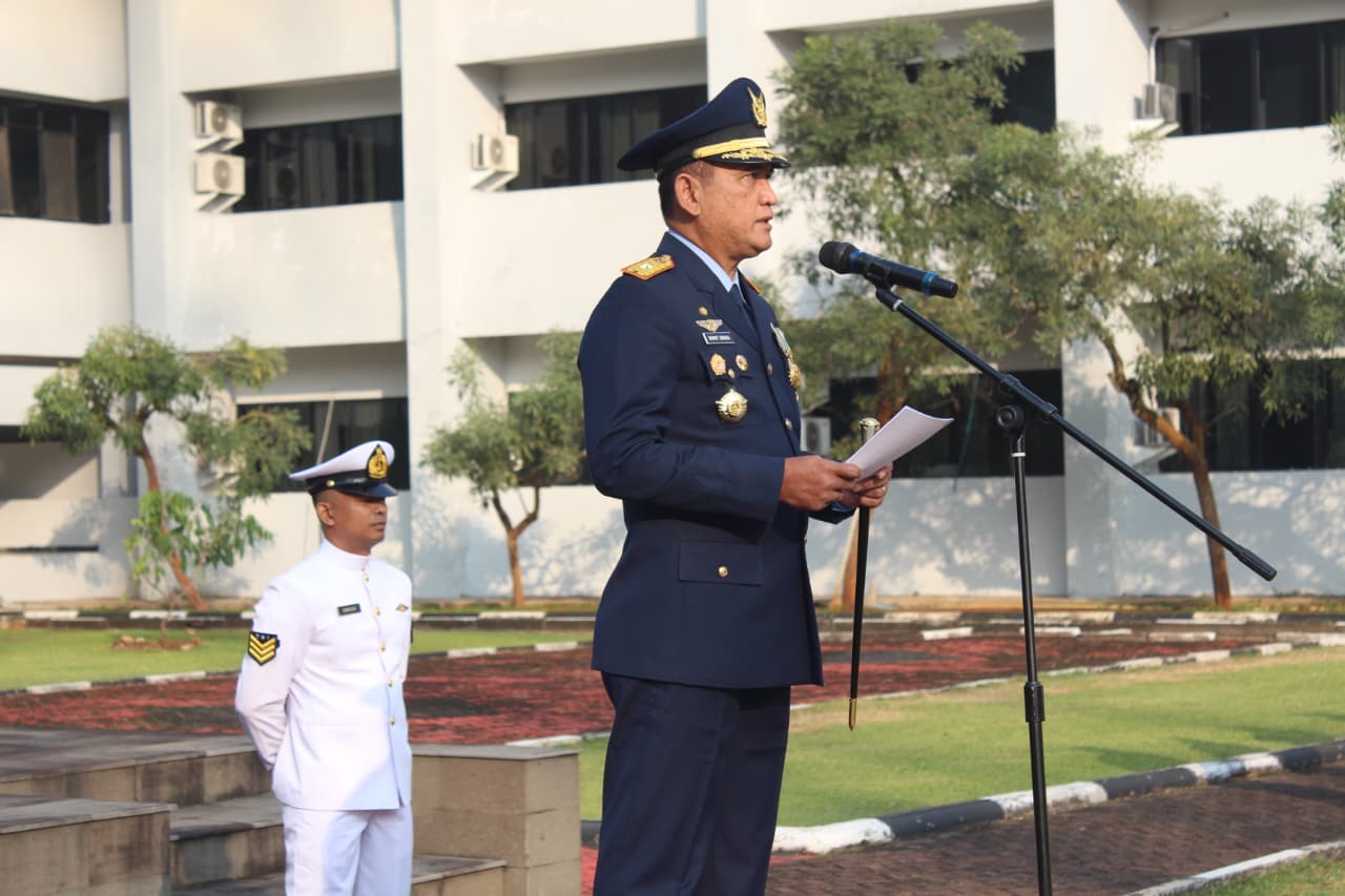 UPACARA PERINGATI HUT KE-80 TNI DI KODIKLAT TNI