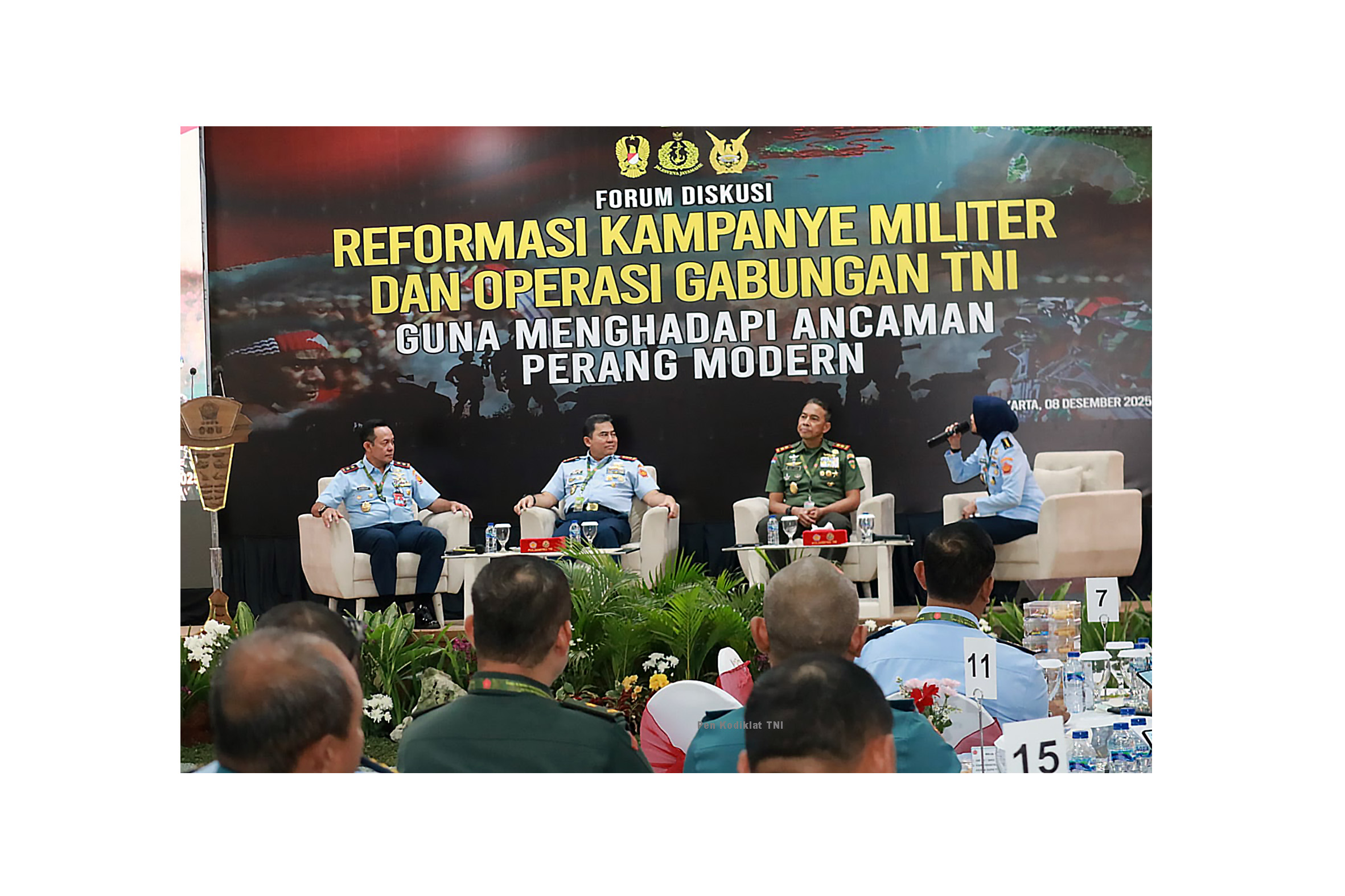 WADAN KODIKLAT TNI HADIRI FORUM DISKUSI REFORMASI KAMPANYE MILITER